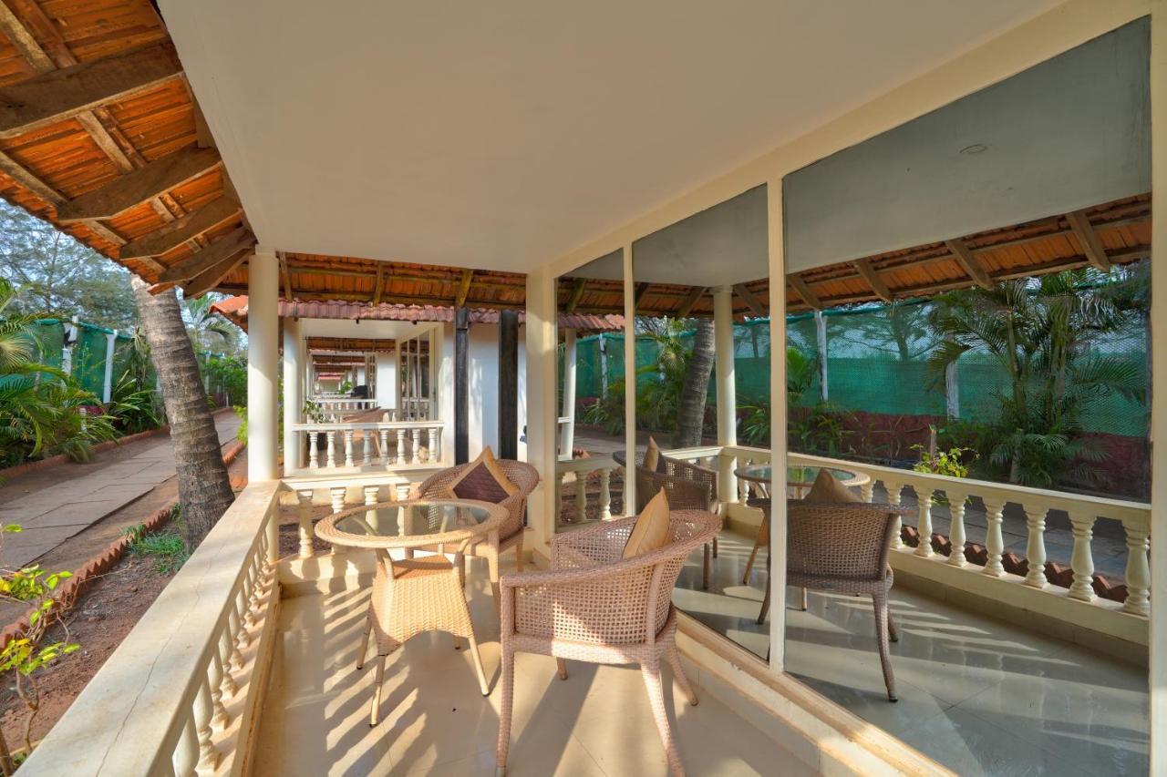 Morjim Holiday Beach Resort Eksteriør bilde