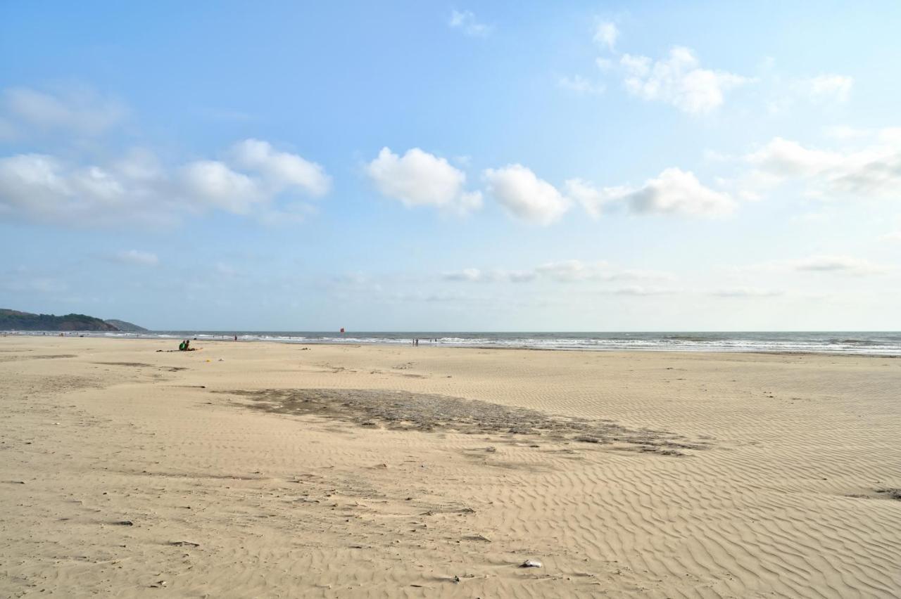 Morjim Holiday Beach Resort Eksteriør bilde